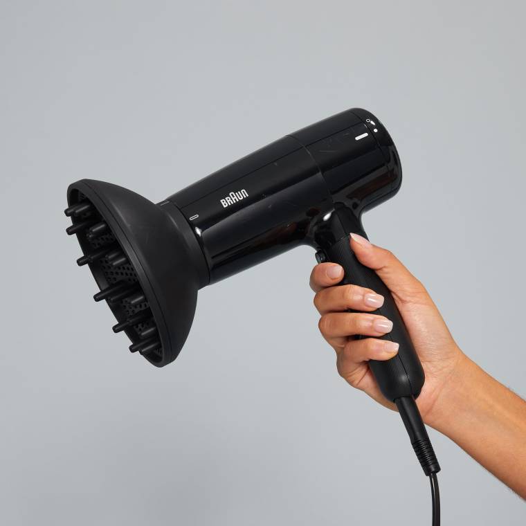 Braun BRHD225E HD2.2 IONTEC Difüzörlü Saç Kurutma Makinesi, 2 Başlıklı, 2200W