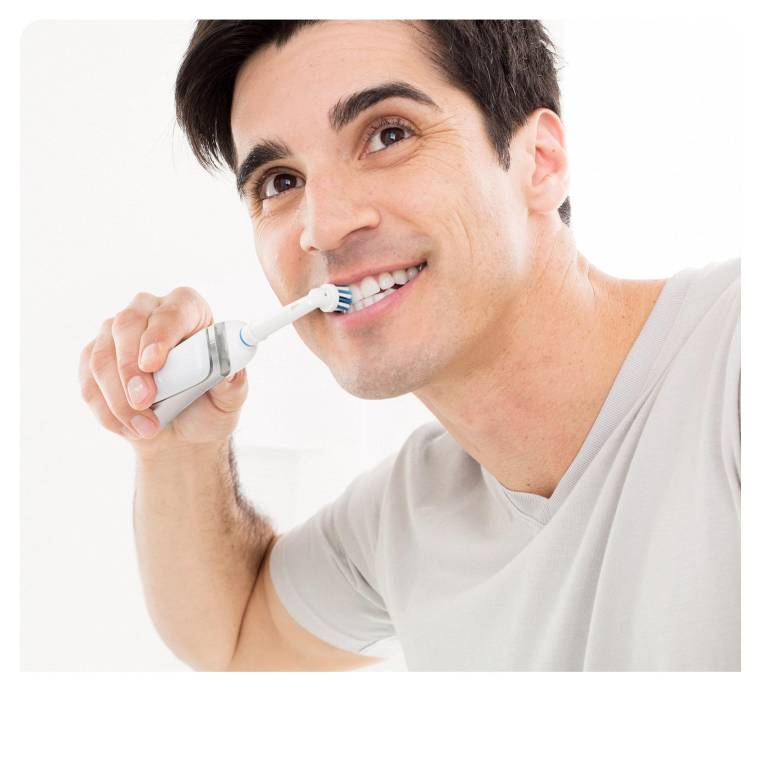 Oral-B 3D White 4'lü Diş Fırçası Yedek Başlığı EB18