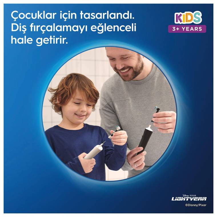 Oral-B D100 Vitality Lightyear Özel Seri Çocuklar İçin Ekstra Yumuşak Şarj Edilebilir Diş Fırçası + Seyahat Kabı