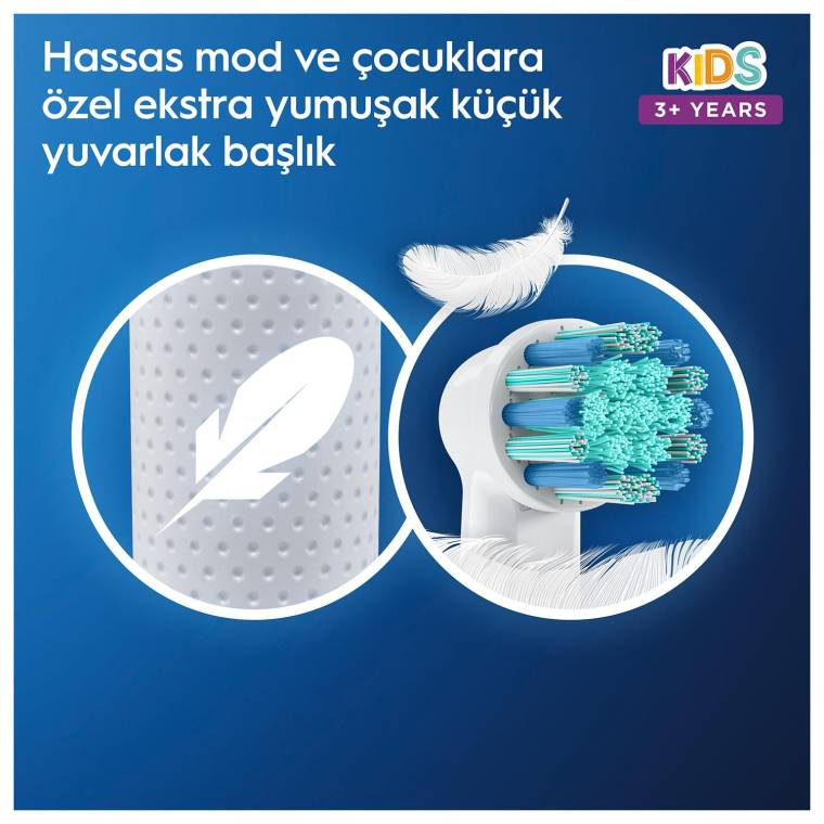 Oral-B D100 Vitality Lightyear Özel Seri Çocuklar İçin Ekstra Yumuşak Şarj Edilebilir Diş Fırçası + Seyahat Kabı
