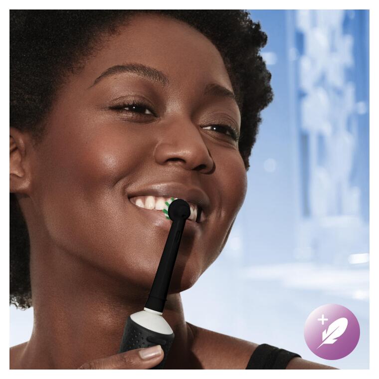 Oral-B D103 Vitality Pro Cross Action Şarjlı Diş Fırçası 2'li Avantaj Paketi - Siyah / Lila