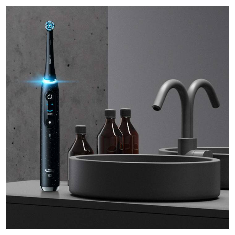 Oral-B iO10 Kozmik Siyah Şarjlı/Elektrikli Diş Fırçası, 1 Fırça Başlığı, Hızlı Manyetik Şarj Cihazı, Uzun Ömürlü Pil, Şarj Eden Seyahat Kabı